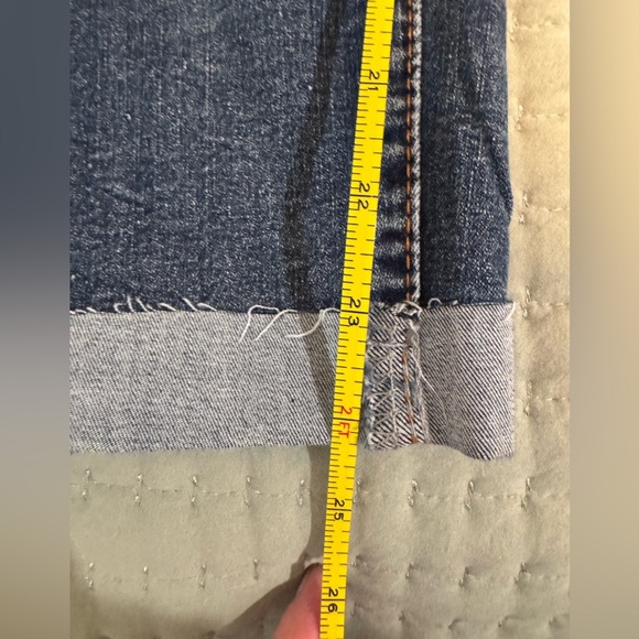 Beyond Us Blue stretchy Denim rolled hem cropped Jeans. Size 6. NWT - Picture 5 of 11